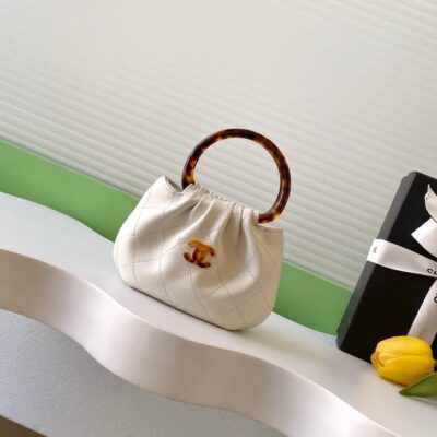 SEO Title: Chanel Genuine Leather Drawstring Handbag – 1:1 Mirror Quality SEO Title: Chanel Genuine Leather Drawstring Handbag – 1:1 Mirror Quality
